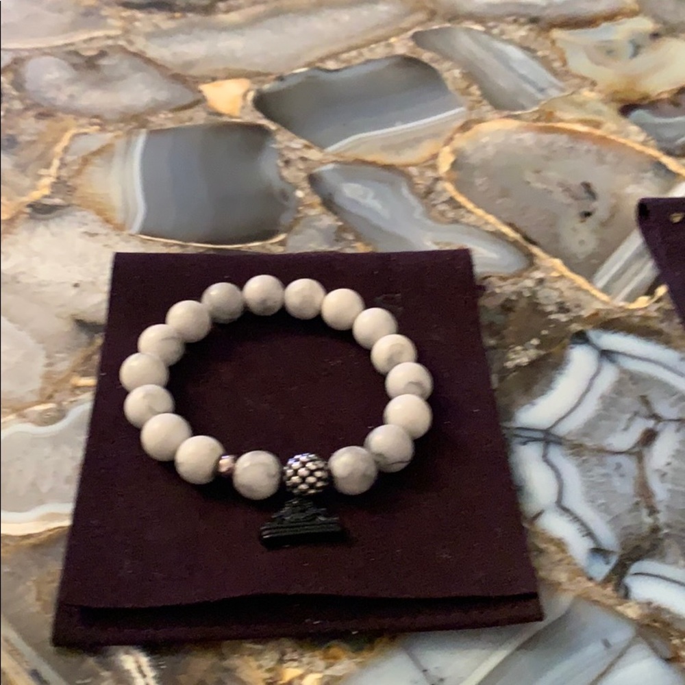 Lagos white Halo Caviar beaded Bracelet